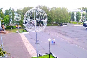 プロシアンキン広場。 セヴェロドビンスクのウェブカメラ