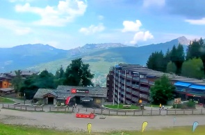 Village of Arc 1800. Les Arcs ウェブカメラ オンライン