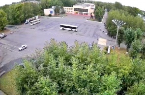 ズベズドチカ科学技術センターの近くのエリア。 セヴェロドビンスクのウェブカメラ