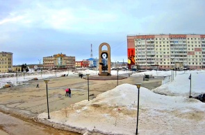 祖国防衛の日記念碑。 ウェブカメラウシンスク