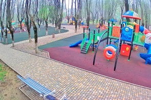 青少年公園。アプシェロンスクのオンラインウェブカメラ