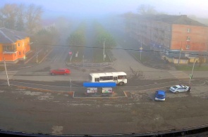 ヴァトゥーチンとガガーリンの交差点。 ペルヴォウラリスクのウェブカメラ