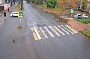 ヴォロダルスキーとボグダノヴィチの交差点。 角度 1. ヤロスラヴリのウェブカメラ