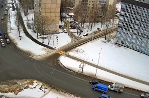 南西ハイウェイとフルマノフ通りの交差点。 ウェブカメラ サランスク