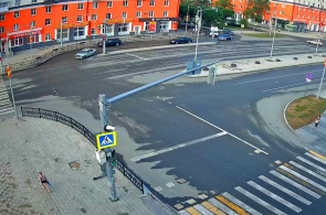勝利の広場。 ペルボラルスクウェブカム