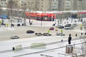 アルブゾフとK.マルクスの交差点。 ウェブカメラ ナザロボ