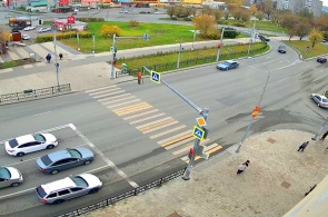 レーニン・イリイチ・トルブニコフの交差点。 ペルヴォウラリスクのウェブカメラ